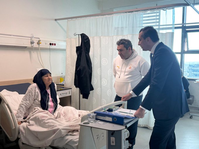 Halide Edip Adıvar Mahallesi Başkanımız Sn. Zafer Şahin’in kıymetli annesini ziyaret