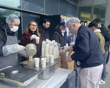Prof. Dr. Cemil Taşcıoğlu Hastanesi önünde vatandaşlarımıza çorba ikramı