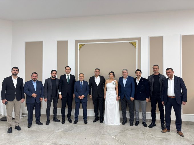 Aslı Hanım ve Yahya Bey’in nikah töreni