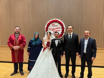 Sevgi Hanım ve Erkan Bey’in nikâh töreni