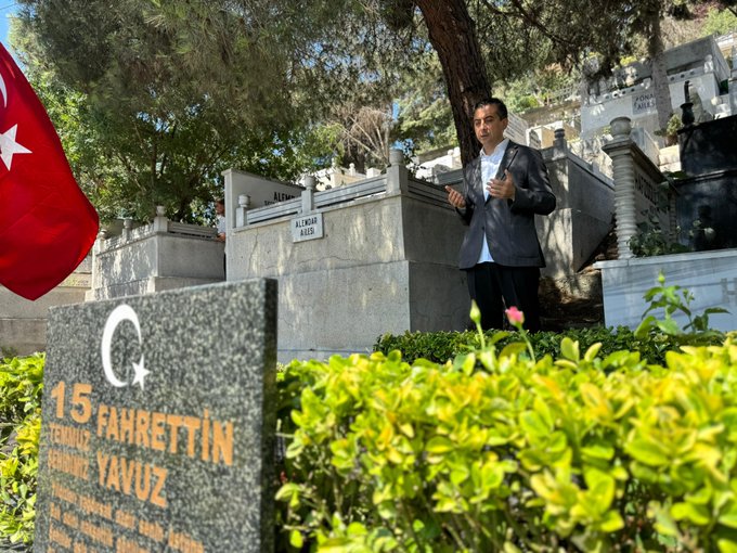 15 Temmuz Şehitlerimizi Kabri Başında Andık