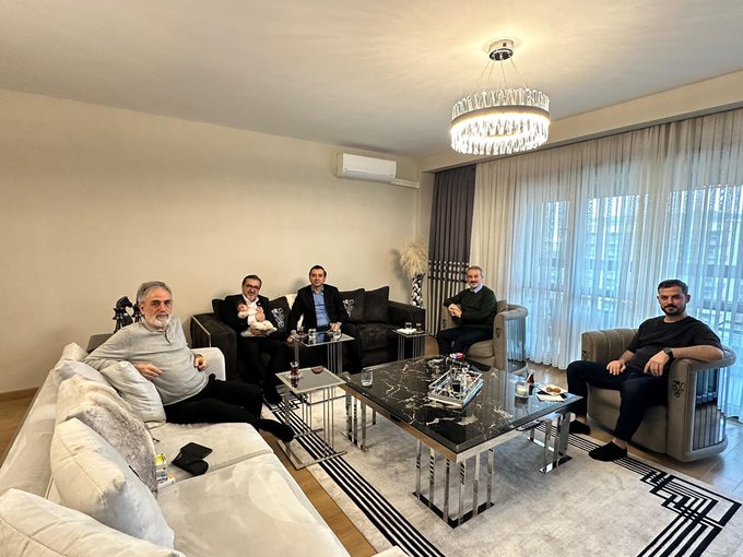 Geçmiş dönem meclis üyemiz ve teşkilatımızın emektarlarından Adnan Yılmaz’ı geçirdiği ameliyat sonrası hanesinde ziyaret