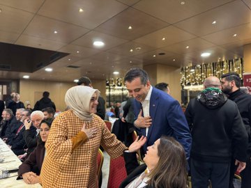 İstanbul Milletvekilimiz Sn. Halis Dalkılıç’ın ev sahipliğinde düzenlenen Geleneksel Sahur Programı