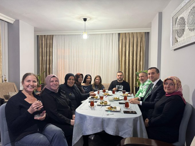 Kadın Kolları Mahalle Yönetim Kurulu Üyemiz Aysun Söğüt ve ailelerini ziyaret