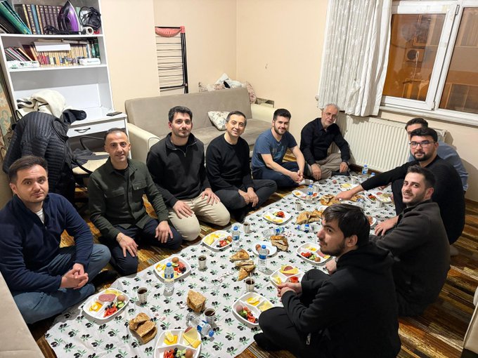 Gülbahar mahallemizdeki öğrenci evinde düzenlenen sahur programı