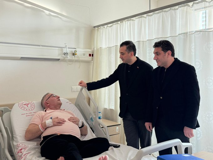 Yönetim kurulu üyemiz Sn. Ali Fuat Vardar’a geçirdiği operasyon sonrası geçmiş olsun ziyareti