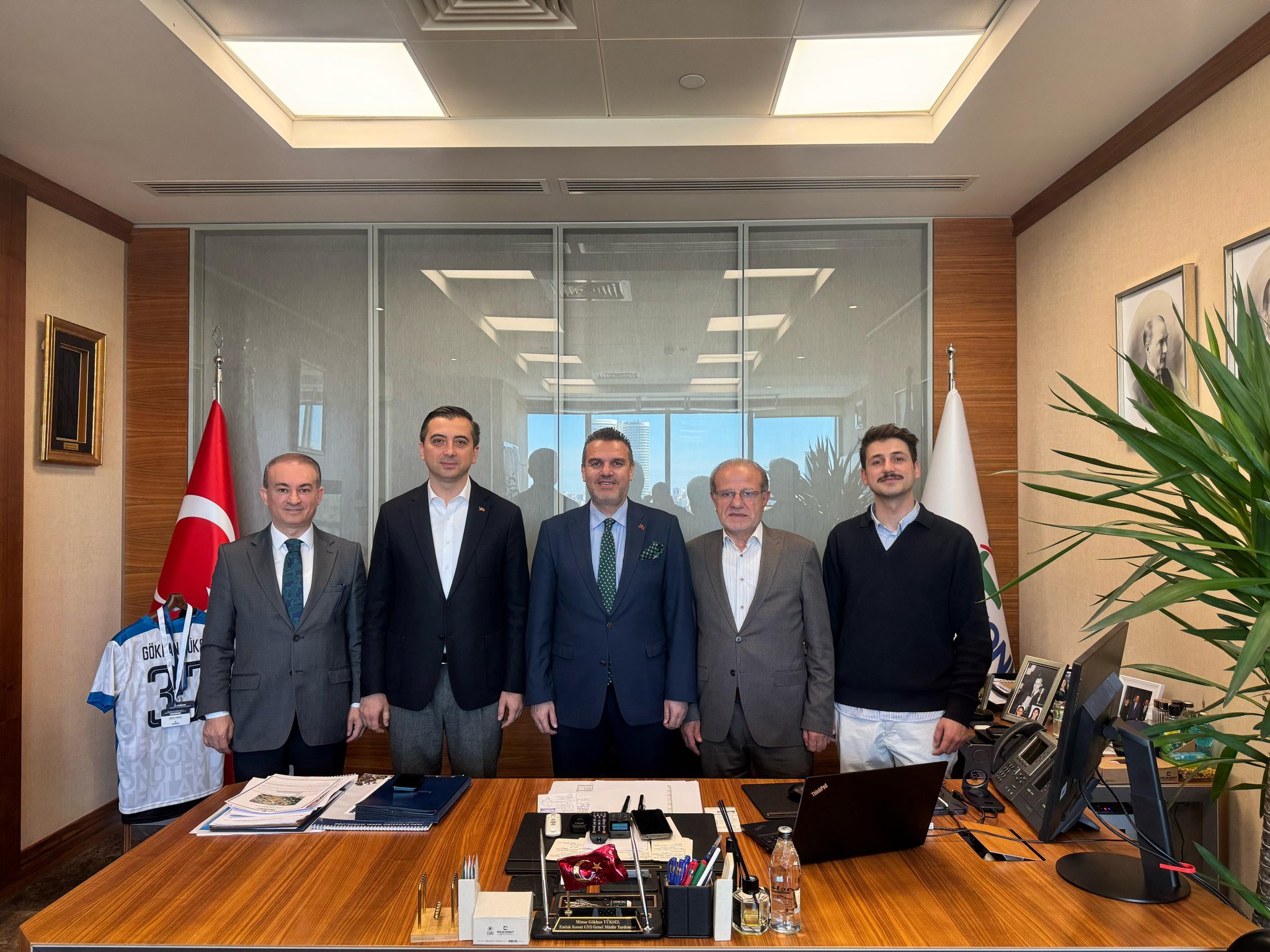 15 Nisan Emlak Konut GYO Genel Müdür Yardımcısı Mimar Gökhan Yüksel’i Ziyaret